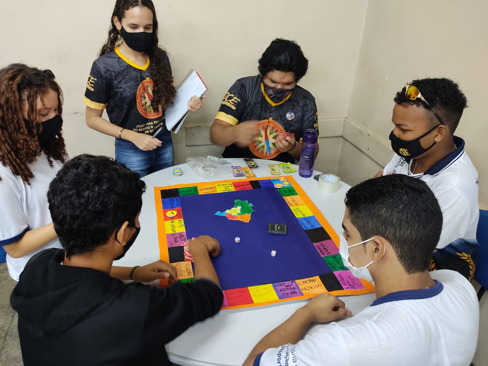 Jogo de tabuleiro criado por indígenas empolga estudantes - MEC