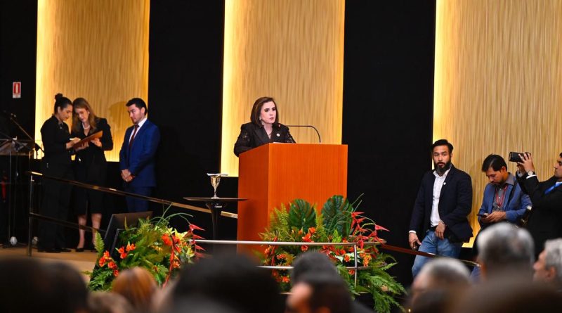 Yara Lins destaca conhecimento como base da boa governança na abertura da Escola de Contas