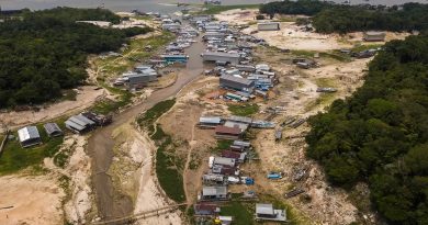 Comércio do Amazonas se antecipa à seca e reforça logística Comércio do Amazonas se antecipa à seca e reforça logística