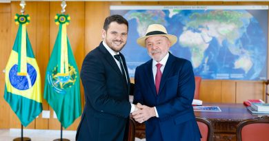 Com Lula, Renato Junior garante R$ 100 milhões para obras em Manaus