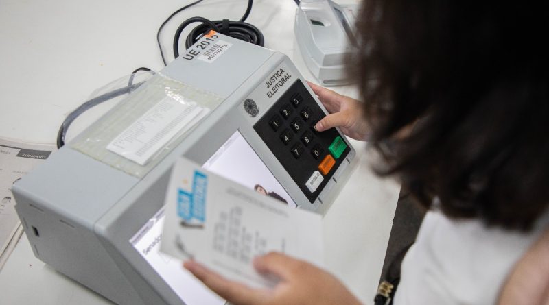 No dia da eleição, eleitor pode usar camisa e bandeira; veja as regras
