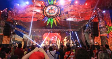 Feirinha do Boi abre oito dias de festa no sambódromo de Manaus