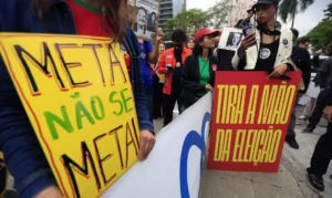 São Paulo (SP), 19/10/2026 - Organizações da sociedade civil e movimentos sociais realizam protesto em frente à sede da Meta , na avenida Faria Lima,3732, para denunciar o que consideram interferência sistemática da big tech na eleição brasileira. Foto: Paulo Pinto/Agencia Brasil