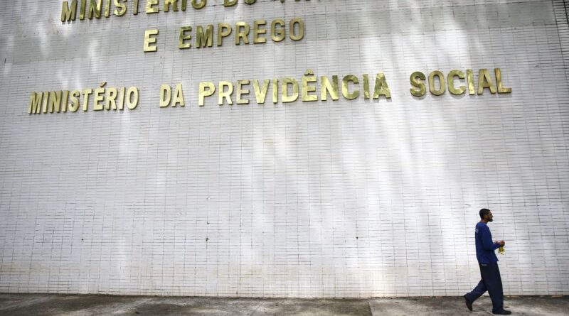 Brasília (DF), 10/04/2023 - Fachada do ministério do Trabalho e Emprego e do ministério da Previdência Social.